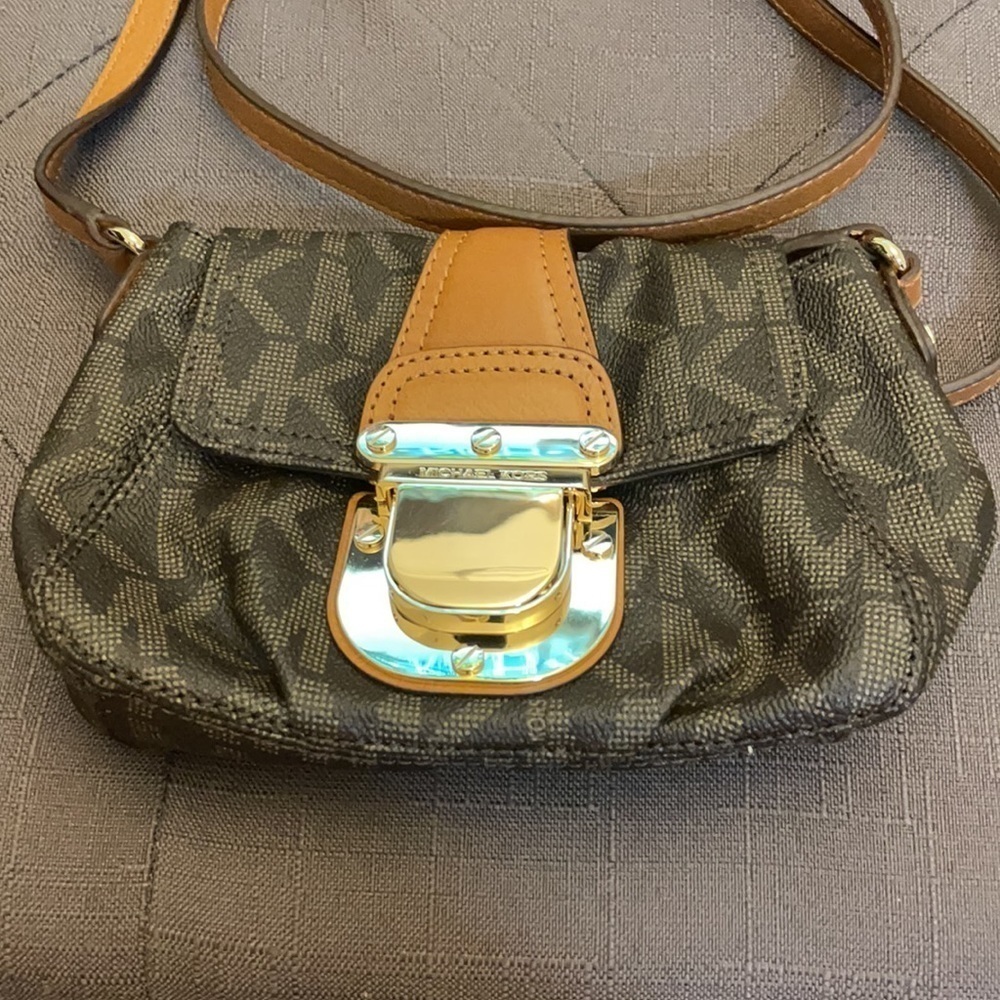 Michael Kors brown logo purse - Picture 2 of 8